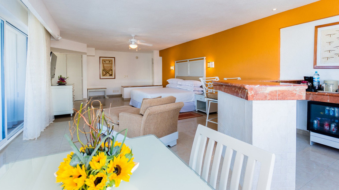 Junior Suite Sea Front View with Hot Tub